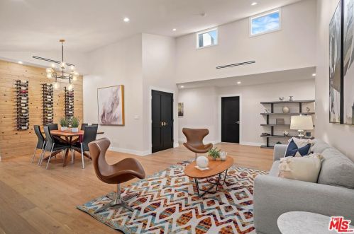 4709 Norwich Ave, Van Nuys CA  91403-2017 exterior