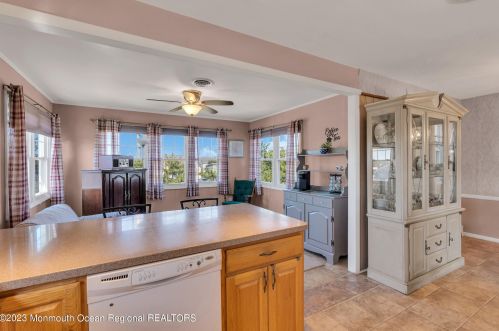 316 Sunset Dr, Pelican Island NJ  08751-2225 exterior