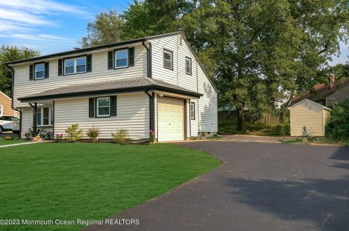 11 Mallard St, Hazlet NJ 07730-1413 exterior