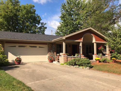 11 Meadow Ln, Nappanee IN  46550-1151 exterior