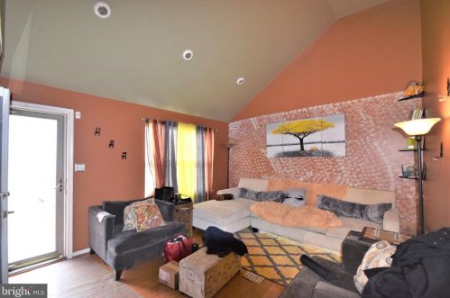 440 Carver Dr, Wilmington, DE 19801-5725