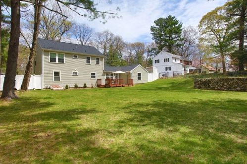 73 Moosehill Rd, Walpole, MA 02032-1431