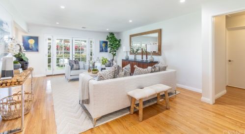 5926 Babbitt Ave, Van Nuys, CA 91316-1430
