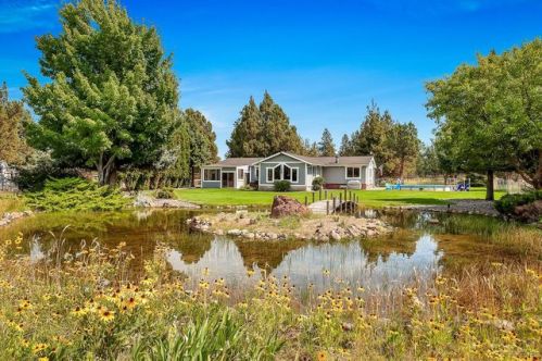 65362 Saddle Dr, Bend, OR 97701-9085