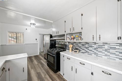 6035 Holway St, Oakland CA  94621-4137 exterior