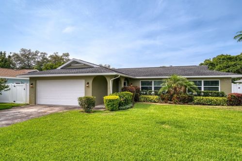 1410 Garden Ave, Tarpon Springs, FL 34689-2304