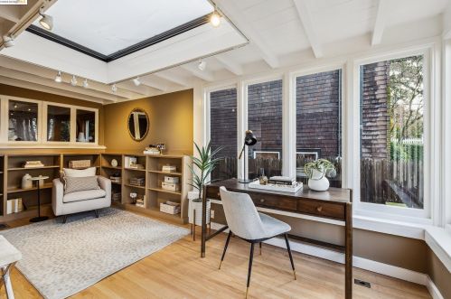 210 Hillside St, Oakland, CA 94611-2836