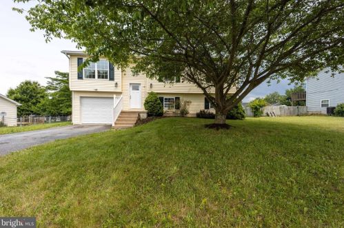 76 Arctic Ave, Hedgesville, WV 25427-6259