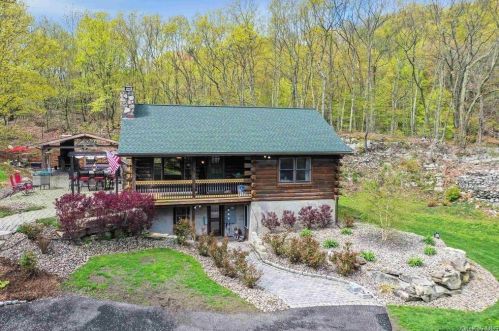 219 Mount Zion Rd, Marlborough, NY 12542-5023