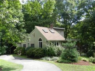 25 Green Ave, Belchertown, MA 01007-9638