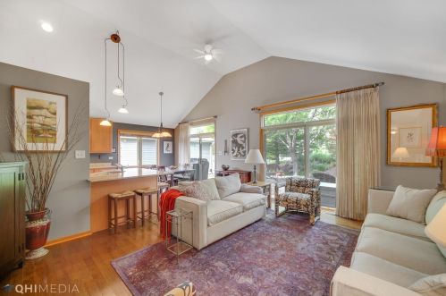 9950 Forest St, Dyer, IN 46311-2897