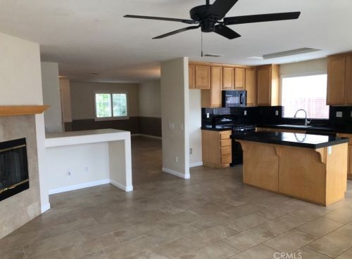 705 Greenwood St, Beaumont CA  92223-7119 exterior