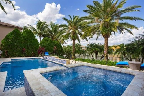 18569 50th Ct, Hollywood, FL 33029-6244