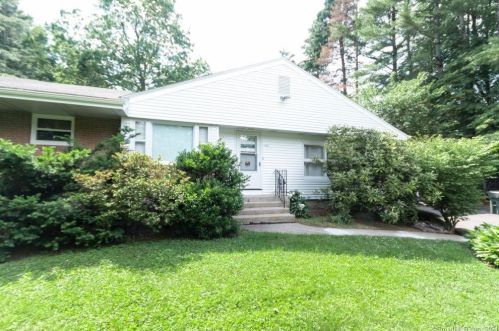 585 Mountain Rd, Hartford, CT 06111-1418