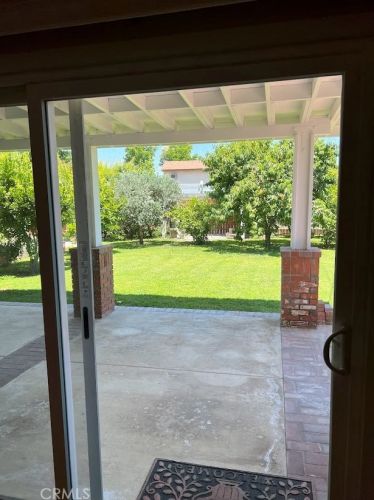 1356 Winston Ct, Upland CA 91786-3215 exterior