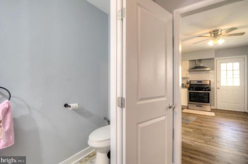 1702 Swedesboro Ave, West Deptford NJ  08066-1517 exterior