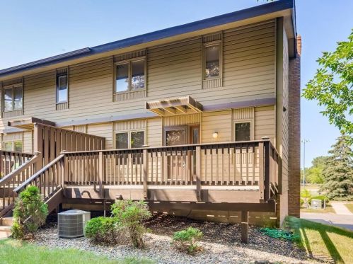 1313 Brighton Sq, Saint Paul, MN 55112-2411