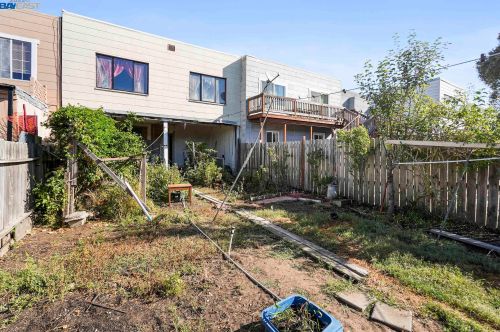 69 Cavour St, Daly City CA  94014-2244 exterior