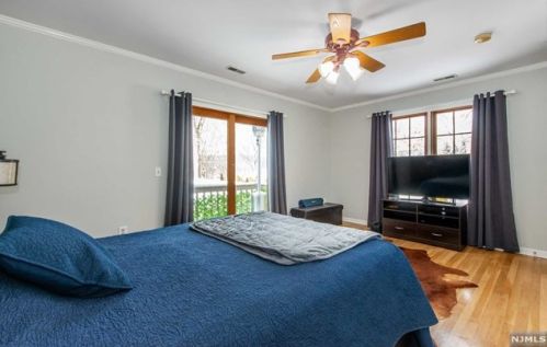 55 Demarest Ave, Oakland NJ  07436-2603 exterior