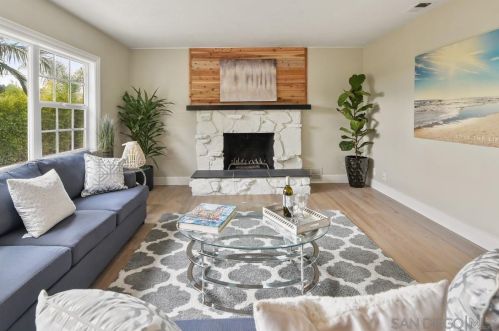 750 Smith Dr, Vista CA  92084-4428 exterior