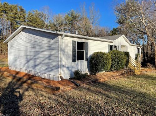 443 Main St, Longtown NC  27011-9131 exterior