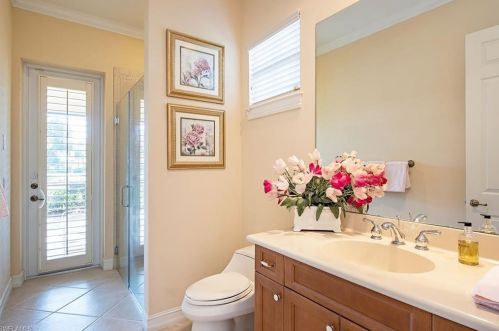 5076 Post Oak Ln, Naples FL  34105-4526 exterior