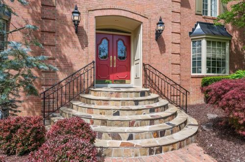 2180 Truxton Dr, Pittsburgh, PA 15241-2230