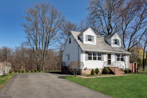 52 Parkway, West Paterson NJ  07424-1228 exterior