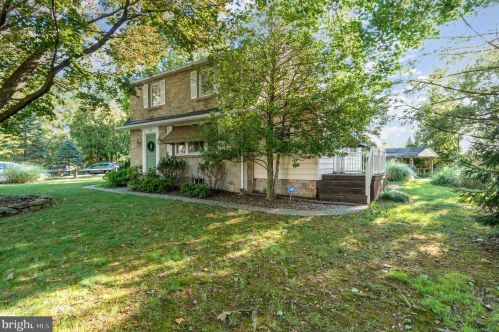 4315 Crooked Hill Rd, Harrisburg, PA 17110-9540