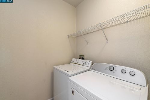 4255 Fitzwilliam St, Pleasanton CA 94568-4573 exterior