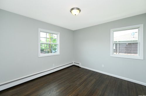 137 Cross Rd, Oakdale NY  11769-2141 exterior