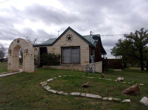 900 College St, Sunrise Beach, TX 78643-2815