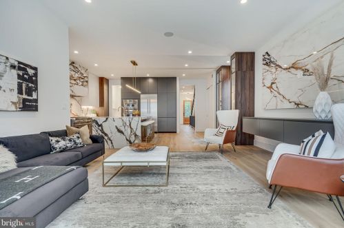 4915 Western Ave, Washington DC  20016-4319 exterior