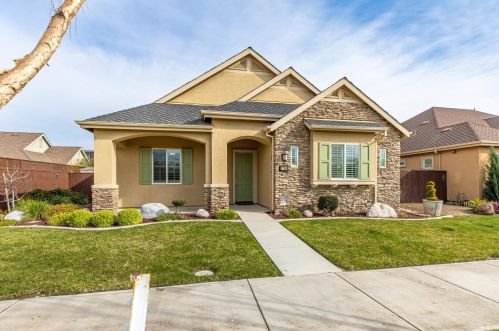 1786 Cornerstone Dr, Ripon CA  95366-9493 exterior