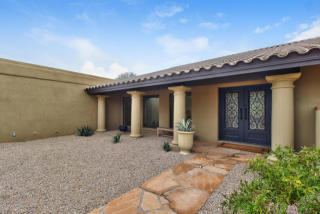 4554 Onyx Ave, Phoenix, AZ 85028-4207
