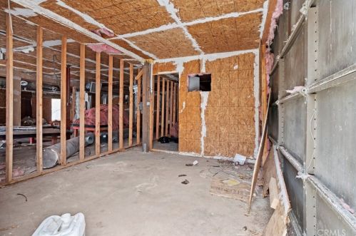 5041 Avenue, Lancaster CA  93536-2989 exterior