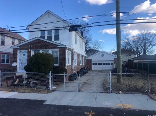 145-39 229th St, Jamaica, NY 11413-2101