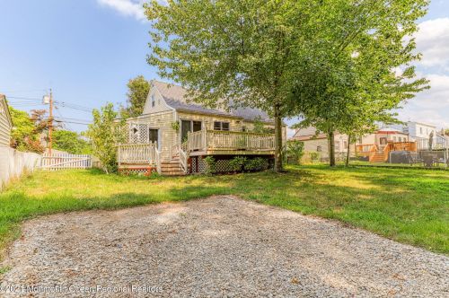 43 Piersoll Rd, Old Bridge NJ  08857-1536 exterior