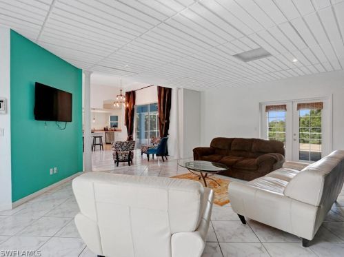 813 Glenn Ave, Lehigh Acres FL 33972-3333 exterior