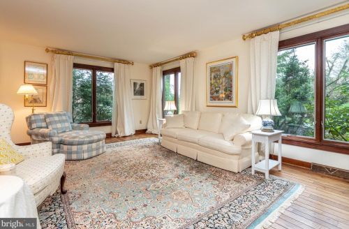 1006 Gwilym Cir, Berwyn PA  19312-2237 exterior