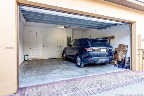 1121 147th Ter, Hollywood FL  33027-6182 exterior