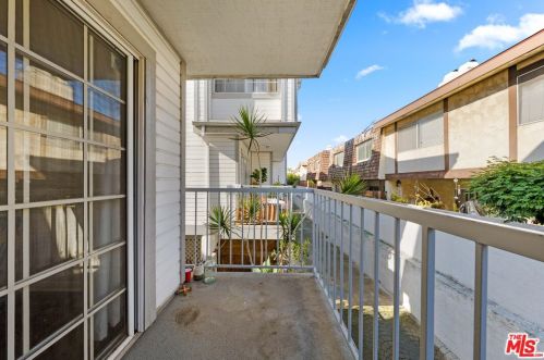 13725 Doty Ave, Hawthorne CA  90250-9518 exterior