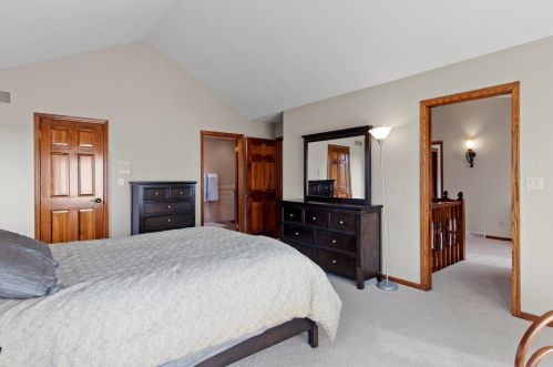 4580 Sommerset Dr, Waukesha WI  53151-6876 exterior