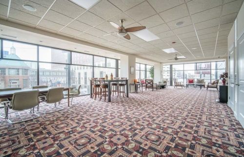 606 Wisconsin Ave, Milwaukee WI 53202-4600 exterior