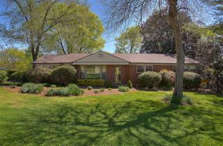 4902 Timberhill Dr, Nashville, TN 37211-4332