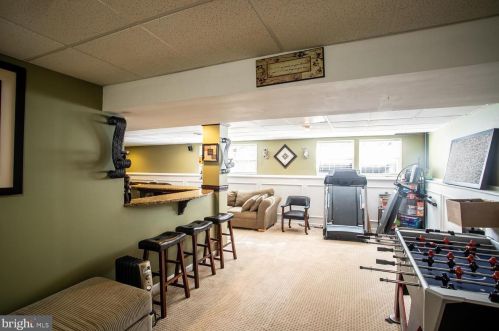 59 Greenbrook Dr, Columbus NJ  08022-2323 exterior