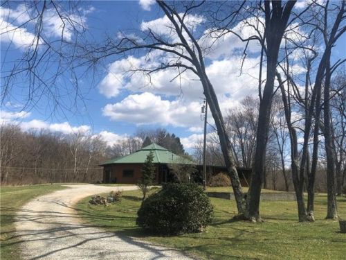 426 North Ave, Ligonier, PA 15658-1136