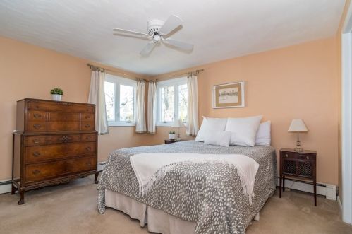 15 Greenleaf Rd, Natick MA 01760-3115 exterior