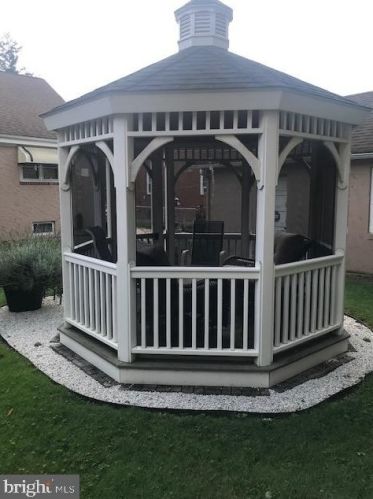 1143 Deutz Ave, Trenton, NJ 08611-3239