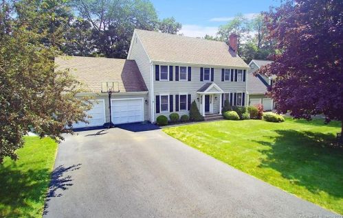 4 Taylor Ct, Ridgefield, CT 06877-1047
